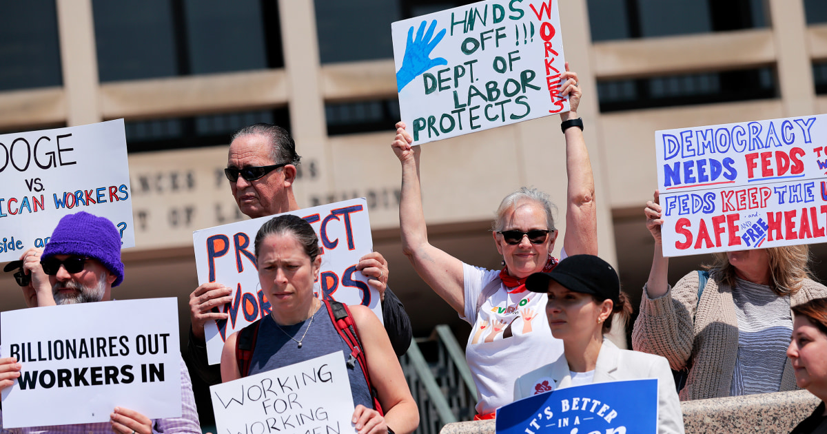 Supreme Court grants Trump appeal to lift order blocking his mass federal ...