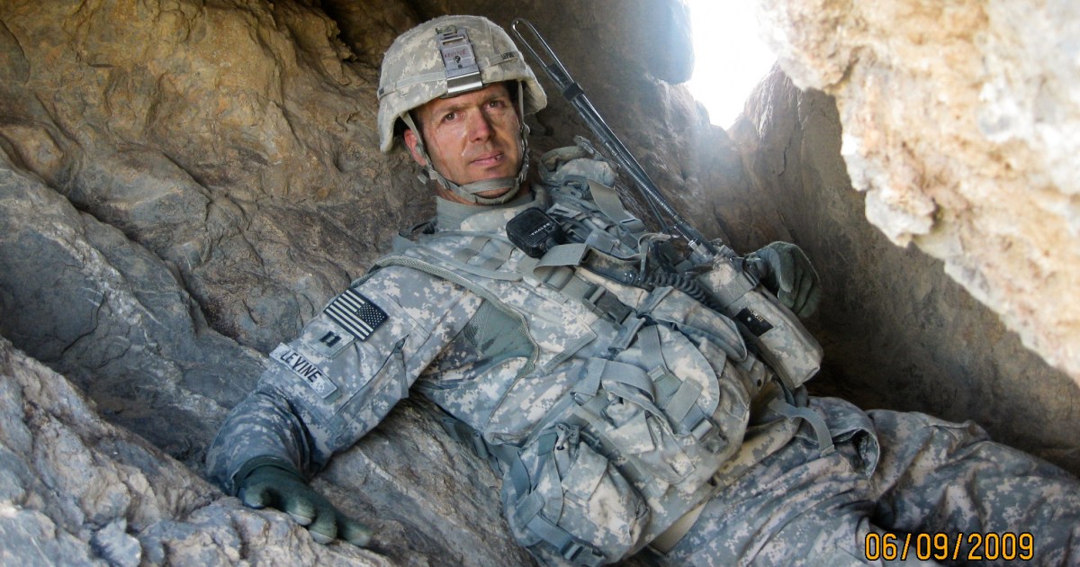 He chose to serve longer in the Army. Now he's saddled with $40,000 in moving costs. - NBC News