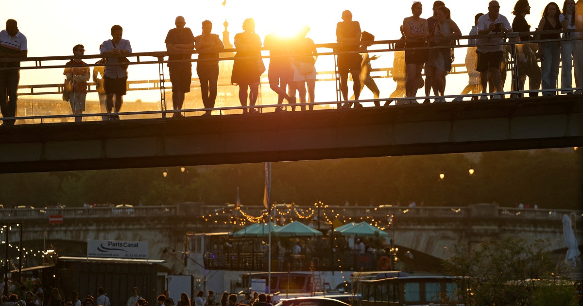 Over a hundred people jabbed with syringes at French music festival