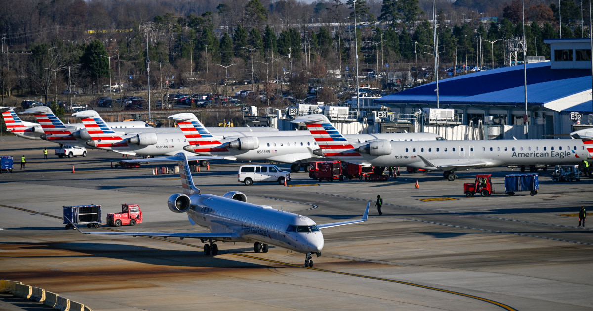 Unknown Odor Hospitalizes Eight Crew Charlotte Airport