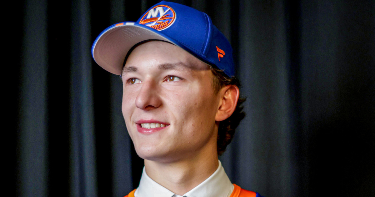 NY Islanders No.1 Pick Matthew Schaefer Honors Late Mother