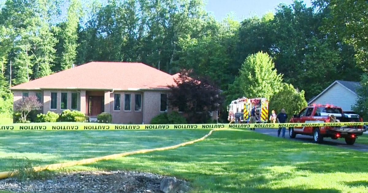 Small plane crashes in northeast Ohio killing 6