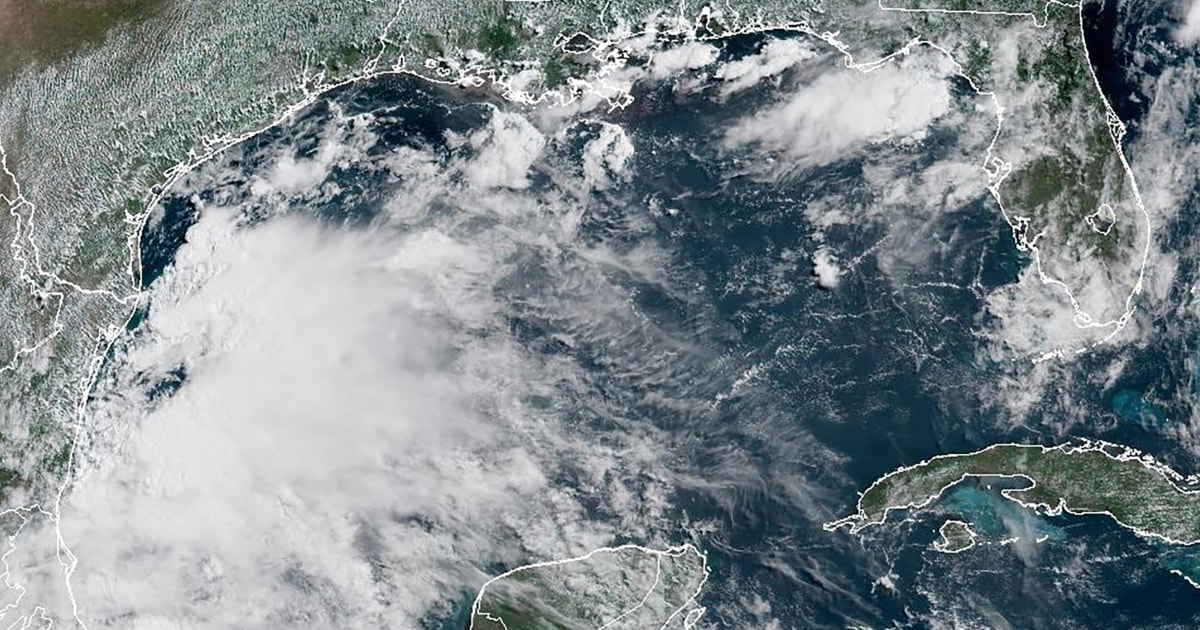 Tropical depression dumps rain in eastern Mexico as Tropical Storm Flossie brews off west coast
