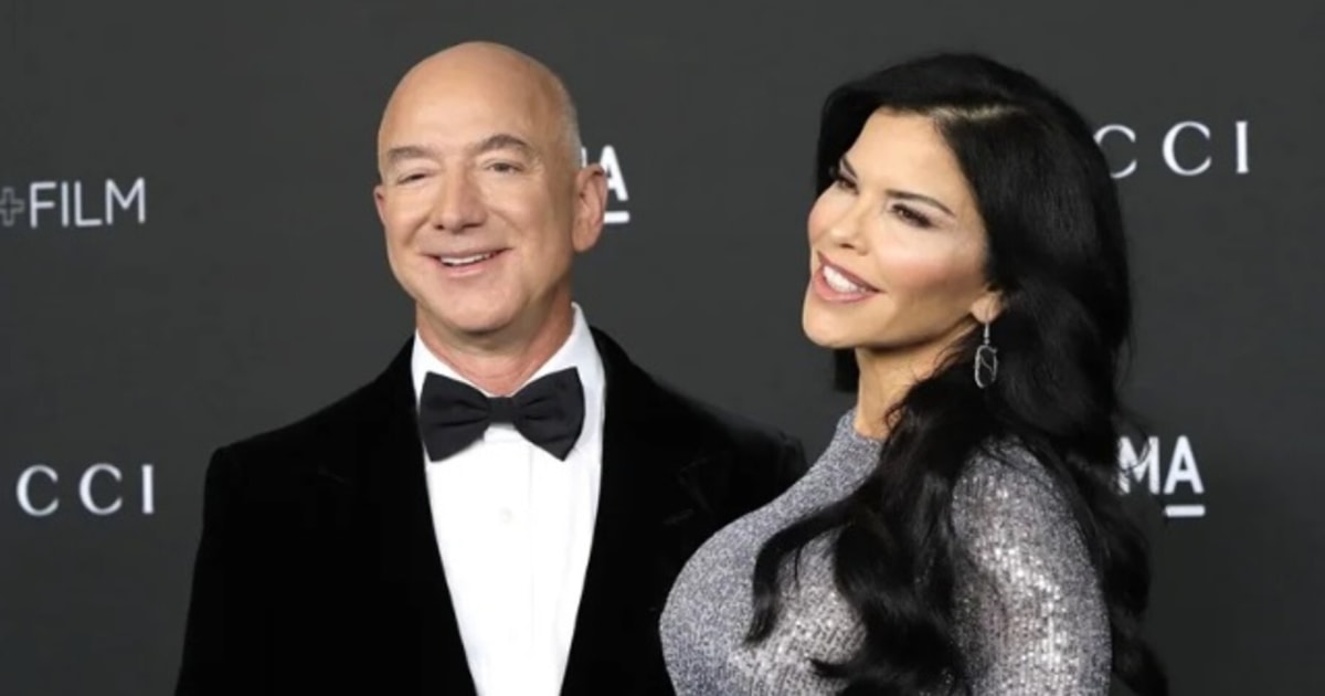 Jeff Bezos y Lauren Sanchez reciben a los invitados de su boda pese a protestas