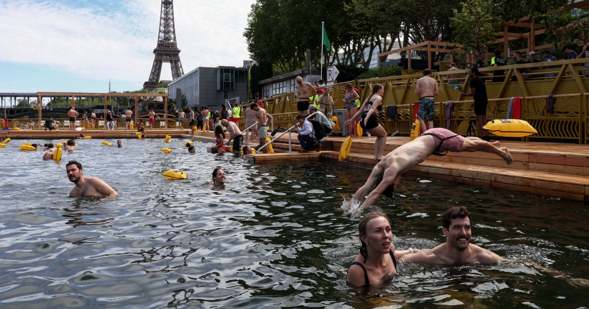 Parisians Celebrate Historic Return to Seine Swimming After Century-Long Ban
