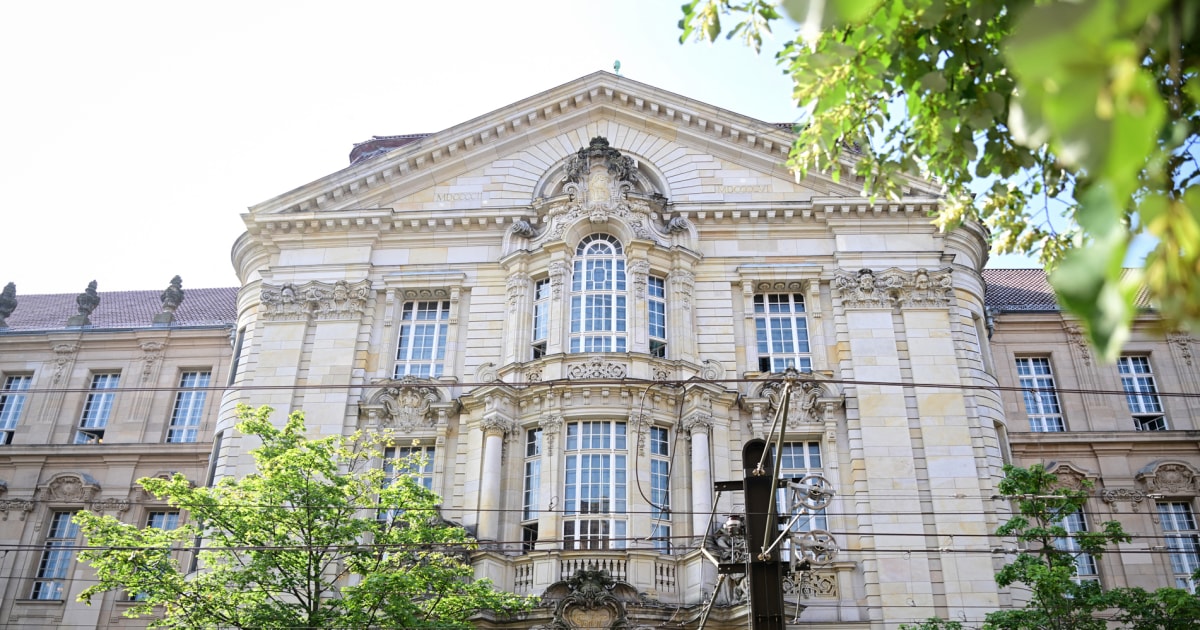 Doctor accused of murdering 15 patients goes on trial in Germany