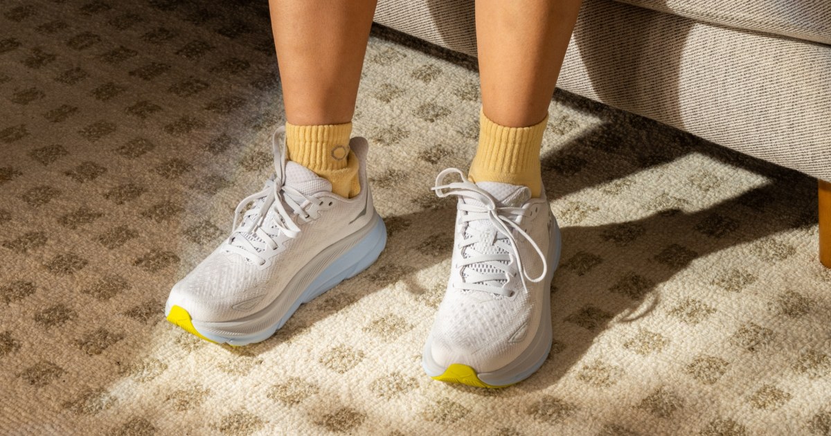 10 Best Sneakers for Wide Feet, Approved by Podiatrists NBC Select