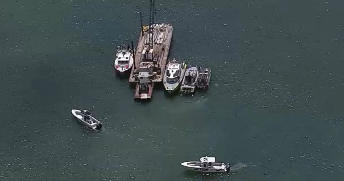 3 children critically injured after boat capsizes off Miami Beach