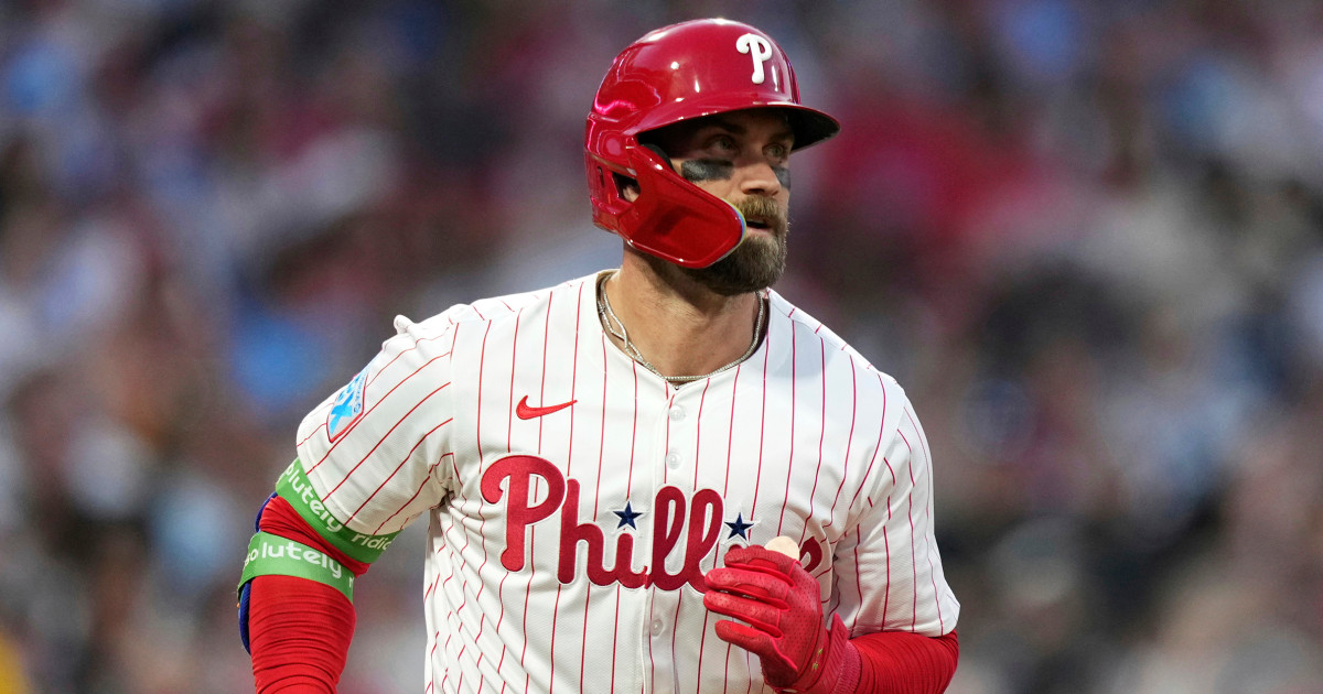 MLB Commissioner Rob Manfred confronted by Bryce Harper during meeting: Reports