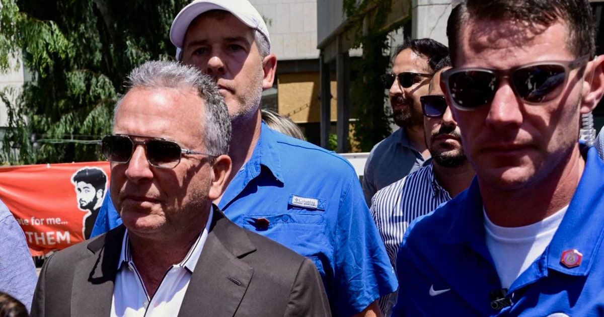 U.S. envoy Witkoff's visit to Gaza criticized as a publicity stunt