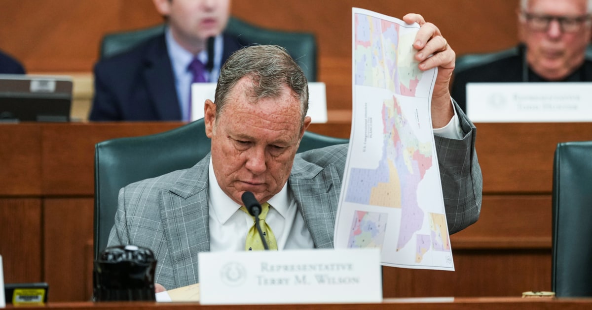 Texas Democrats head to Illinois to deny Republicans a quorum on redistricting