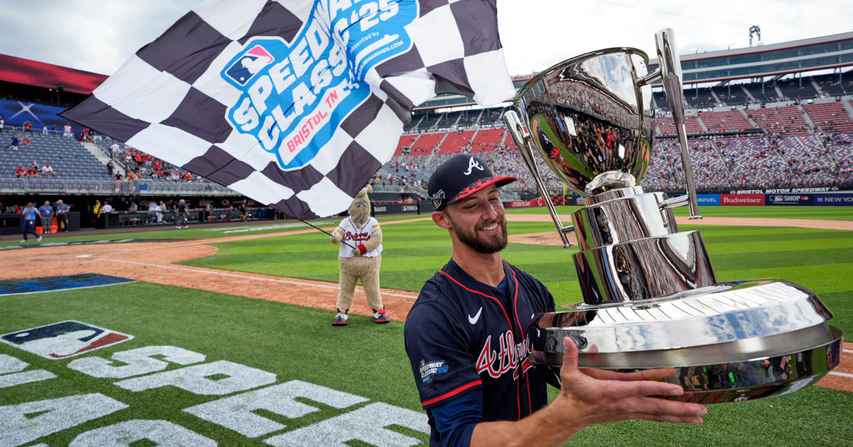 Braves beat Reds at MLB Speedway Classic after rain delays
