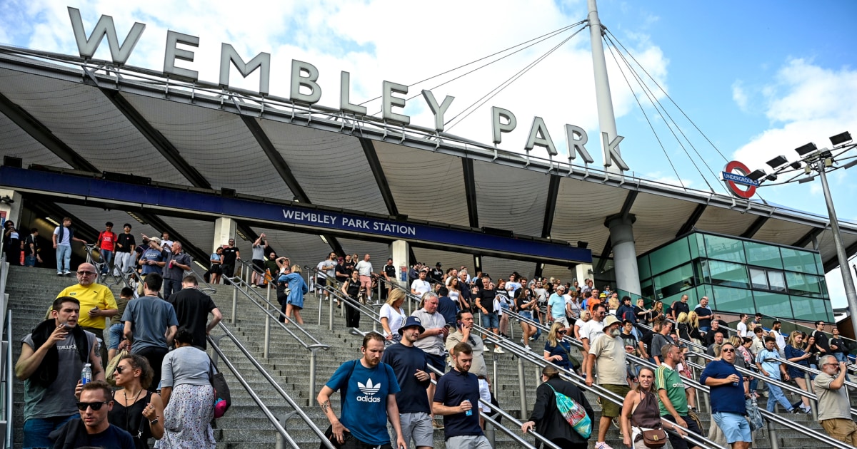 Man falls to his death during an Oasis concert at London's Wembley Stadium