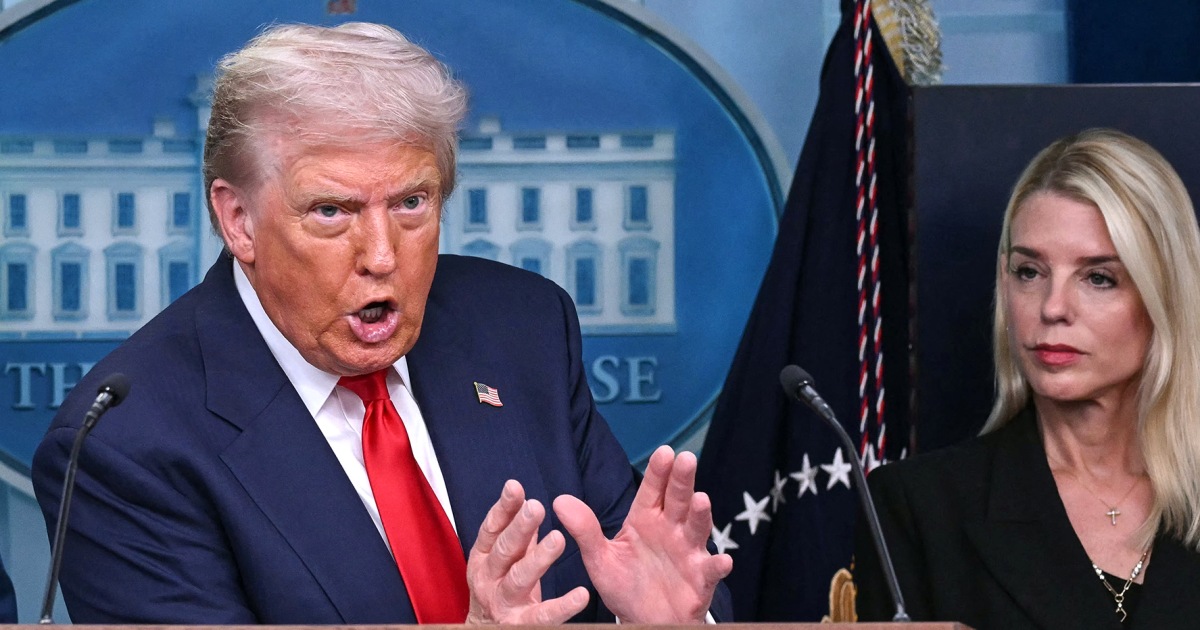 Trump Assumes Control Over Washington DC Police Deploying 800 National Guard