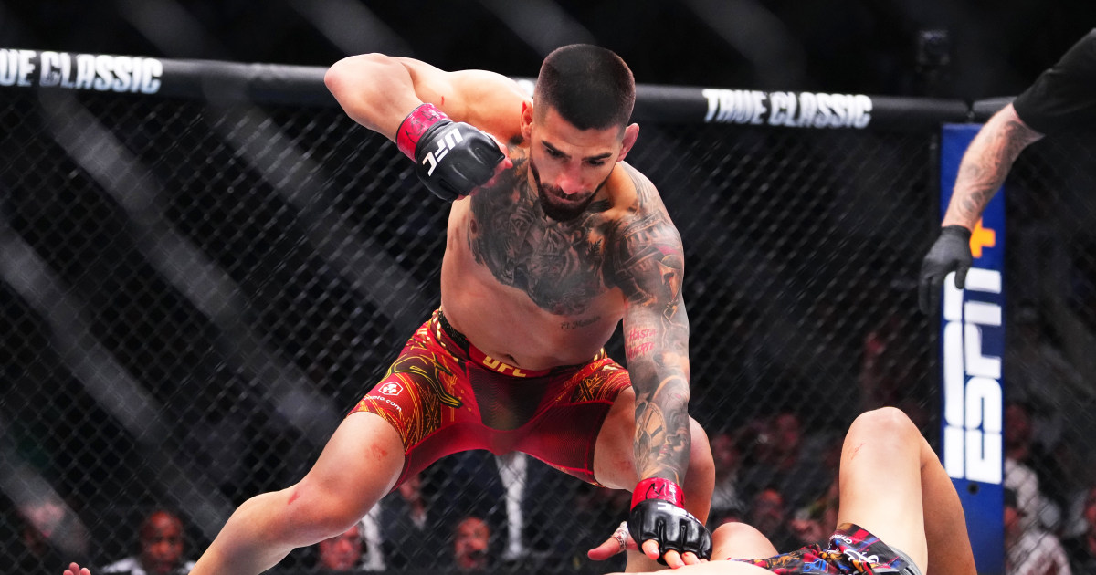 Paramount buys UFC rights in $7.7 billion deal