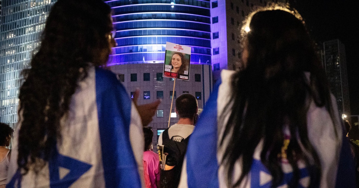 Hundreds of thousands protest Gaza war as frustration grows in Israel about new offensive
