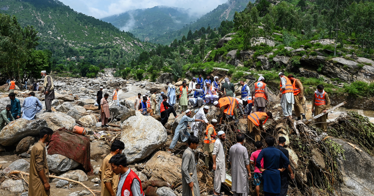 Cloudbursts have killed over 400 people in South Asia. What are they?