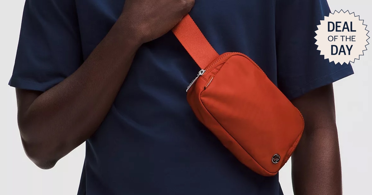 Lululemon’s viral belt bag is on sale for less than $30 right now