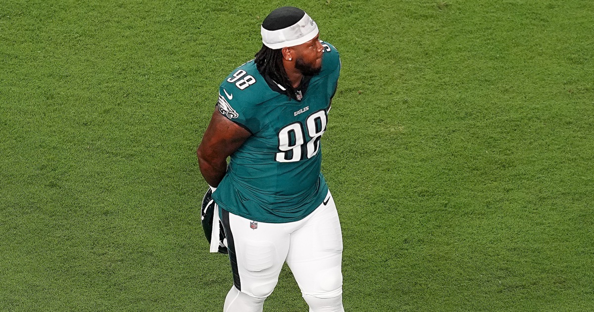 Eagles star Jalen Carter is ejected after opening kickoff for spitting on Dak Prescott