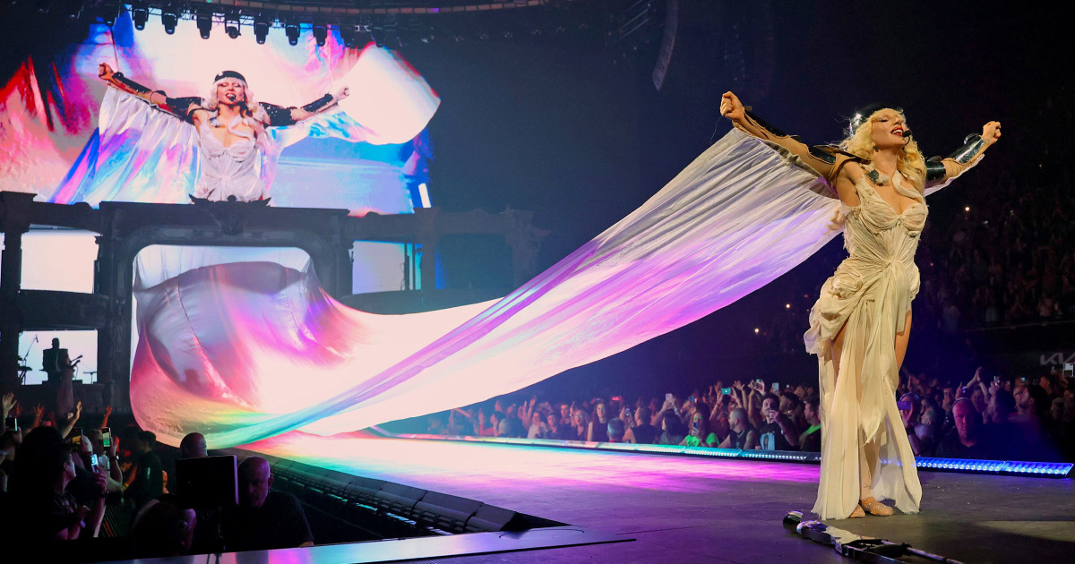 Lady Gaga cancels Wednesday night show in Miami due to strained vocal cords
