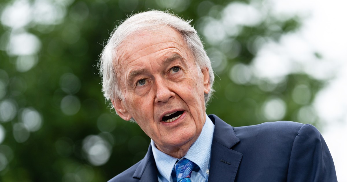 Senator says Meta disregarded warnings about AI chatbots and teens