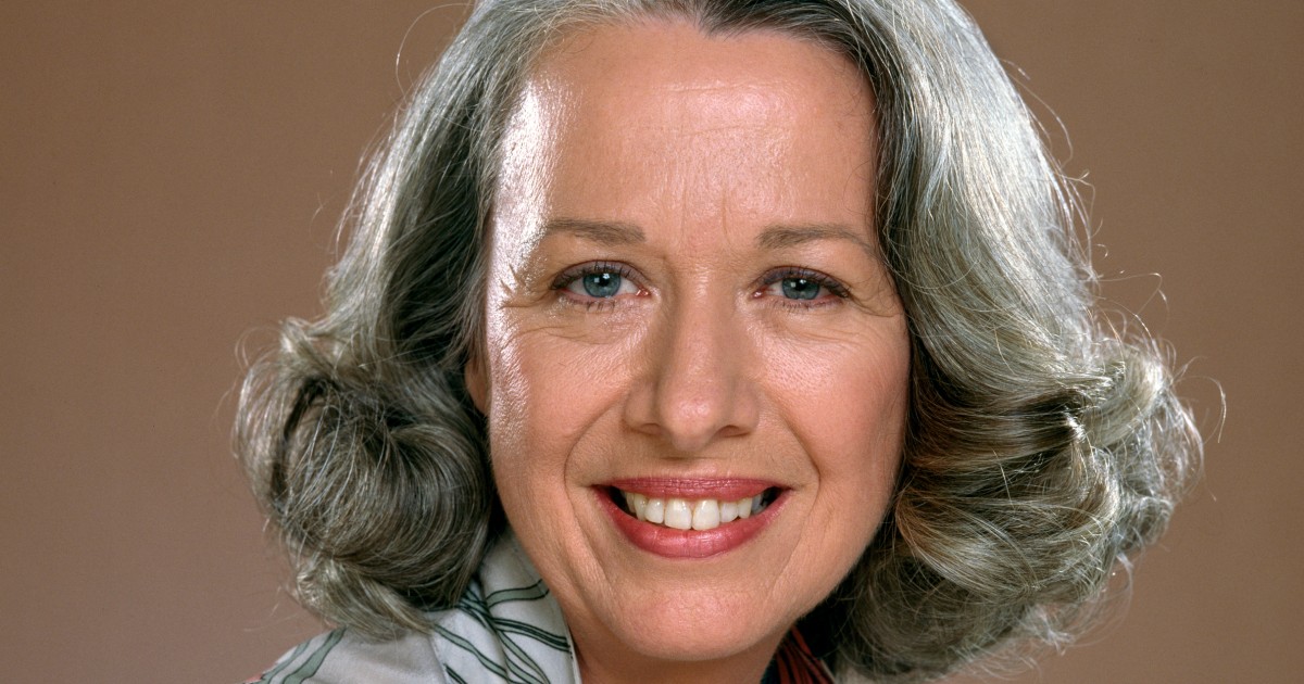 Polly Holliday, who played Flo on 'Alice' with 'Kiss my grits' catchphrase, dies at 88