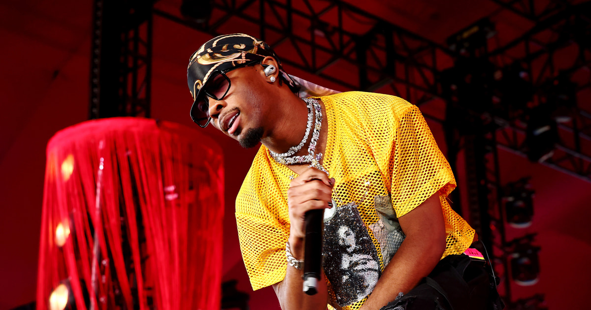 Singer D4vd cancels U.S. tour amid investigation into 15-year-old girl's death