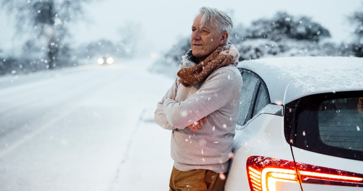 How to pack a winter emergency car kit, according to the NWS and DOT