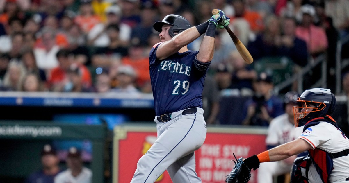 Cal Raleigh breaks Ken Griffey Jr.'s single-season home run record for Mariners