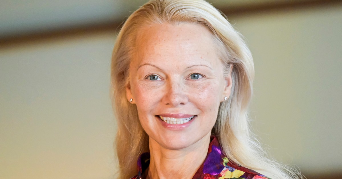 Pamela Anderson leads the way for women who choose to go makeup free