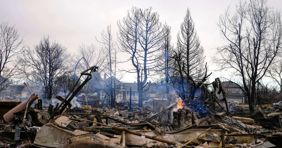 Xcel Energy will pay $640M to settle claims from deadly Denver-area wildfire that burned 1,000 structures