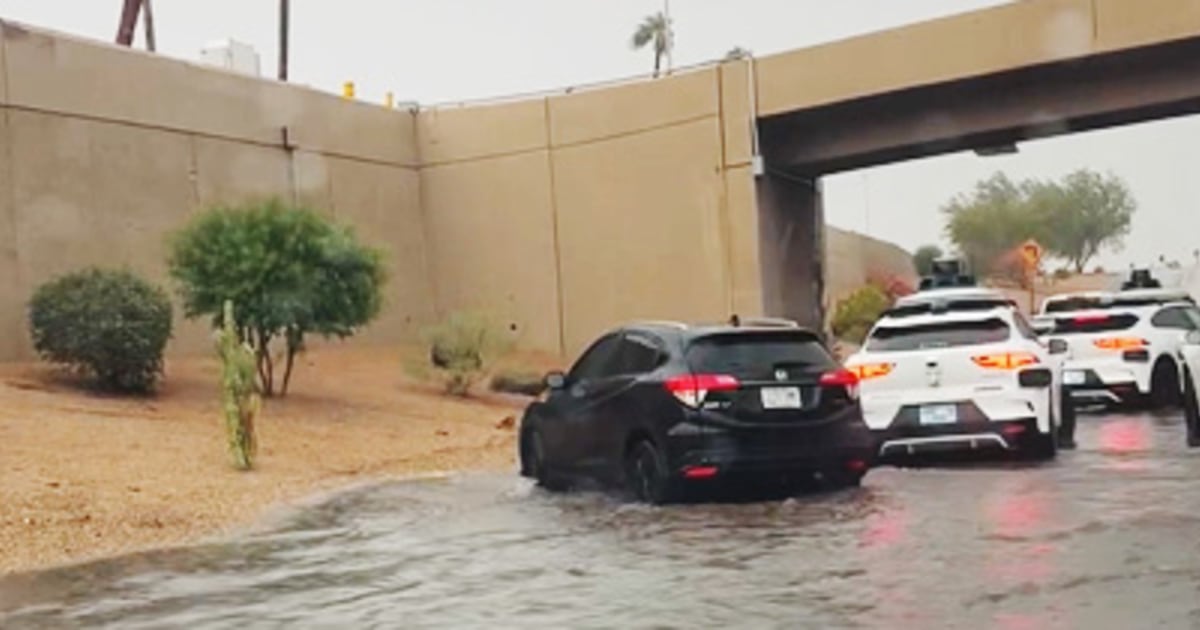 Torrential flooding in Arizona leaves at least 4 dead