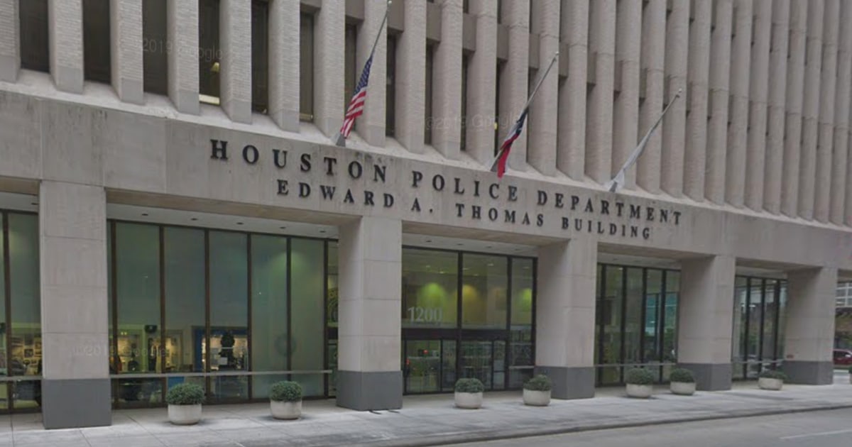 11-year-old shot lifeless after ringing doorbell and working from Houston residence, officers say