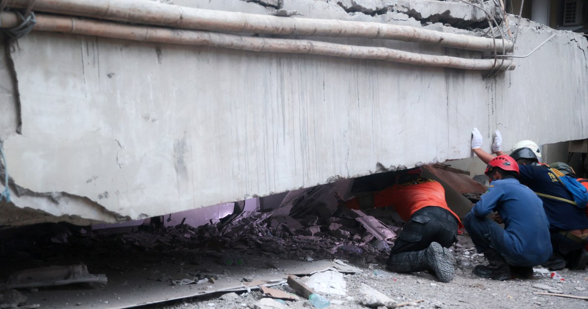 At least 91 students remain buried in rubble 2 days after school collapse in Indonesia