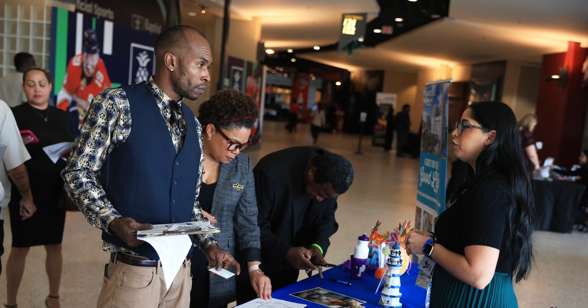 U.S. firms shed 32,000 jobs in September in newest signal of labor market weak spot