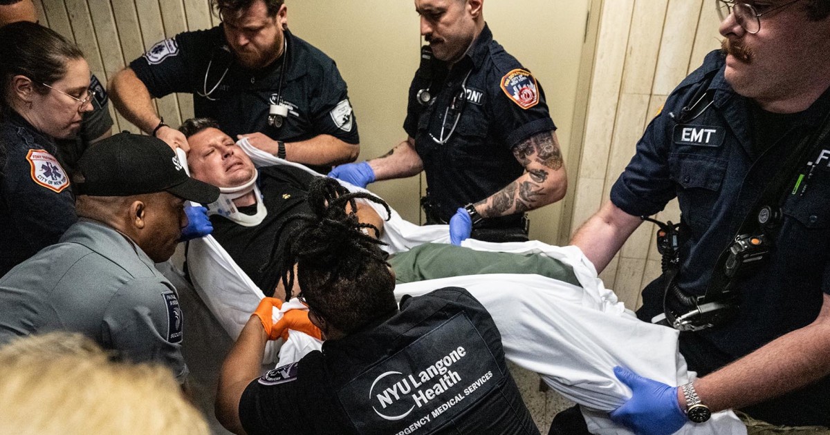 Federal agents grab and shove journalists outside NYC immigration court, sending one to hospital