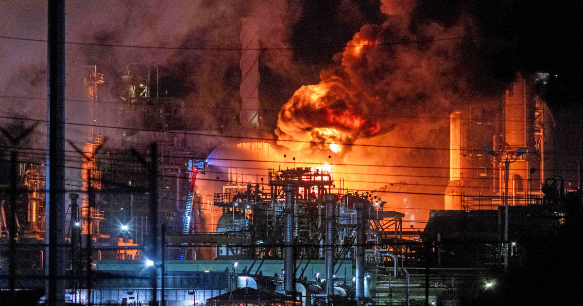 Fire at Los Angeles-area Chevron oil refinery is contained