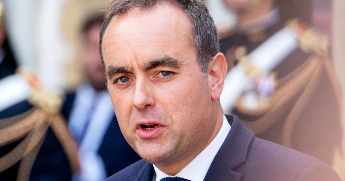 French Prime Minister resigns after only 2 weeks in office