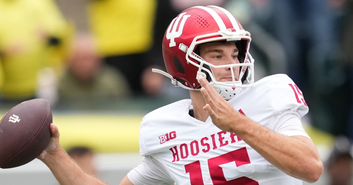No. 7 Indiana topples No. 3 Oregon 30-20 in tight battle