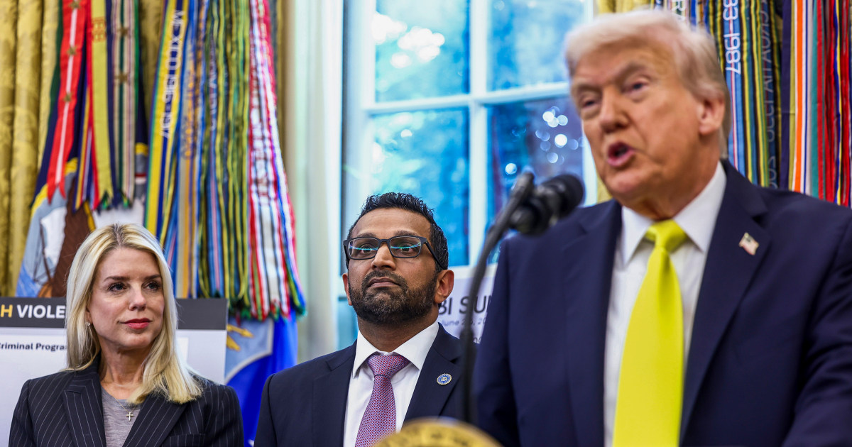 Trump Unveils Expanding 'Enemies List' for Justice Dept., FBI Officials in Oval Office Meeting