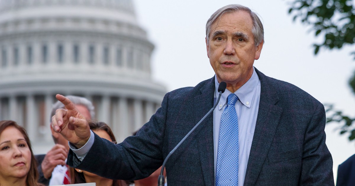251022-Jeff-Merkley-gk-d0ee5a.jpg