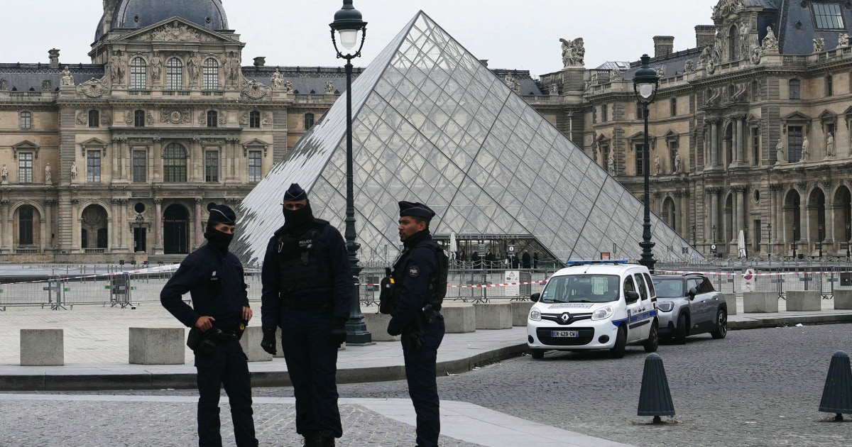 Police probe new video showing Louvre jewel thieves escaping