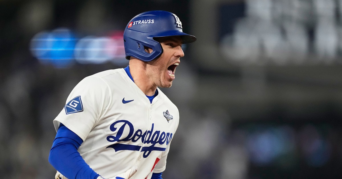 Freddie Freeman celebrating walk-off HR
