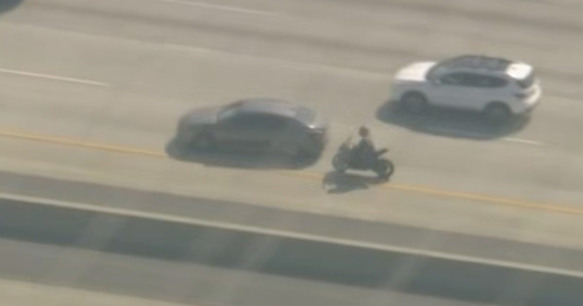 Motorcyclist wanted in connection with California deputy’s killing is stopped by off-duty officer during high-speed chase Motorcyclist wanted in connection with California deputy’s killing is stopped by off-duty officer during high-speed chase