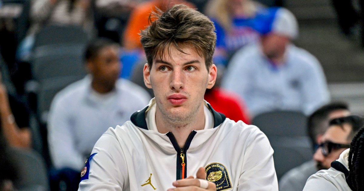 Olivier Rioux, world's tallest teen at 7'9", becomes the tallest college basketball player ever - NBC News