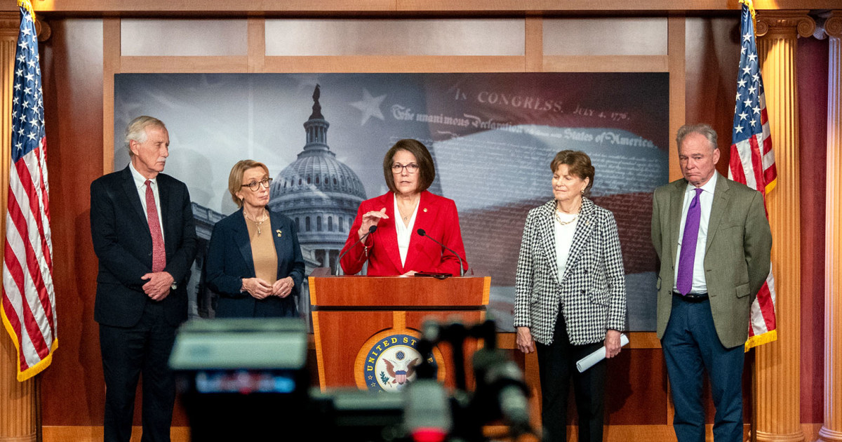 Democrats Rebel After 8 Senators Cut A Deal To End The Shutdown Without Aca Funds