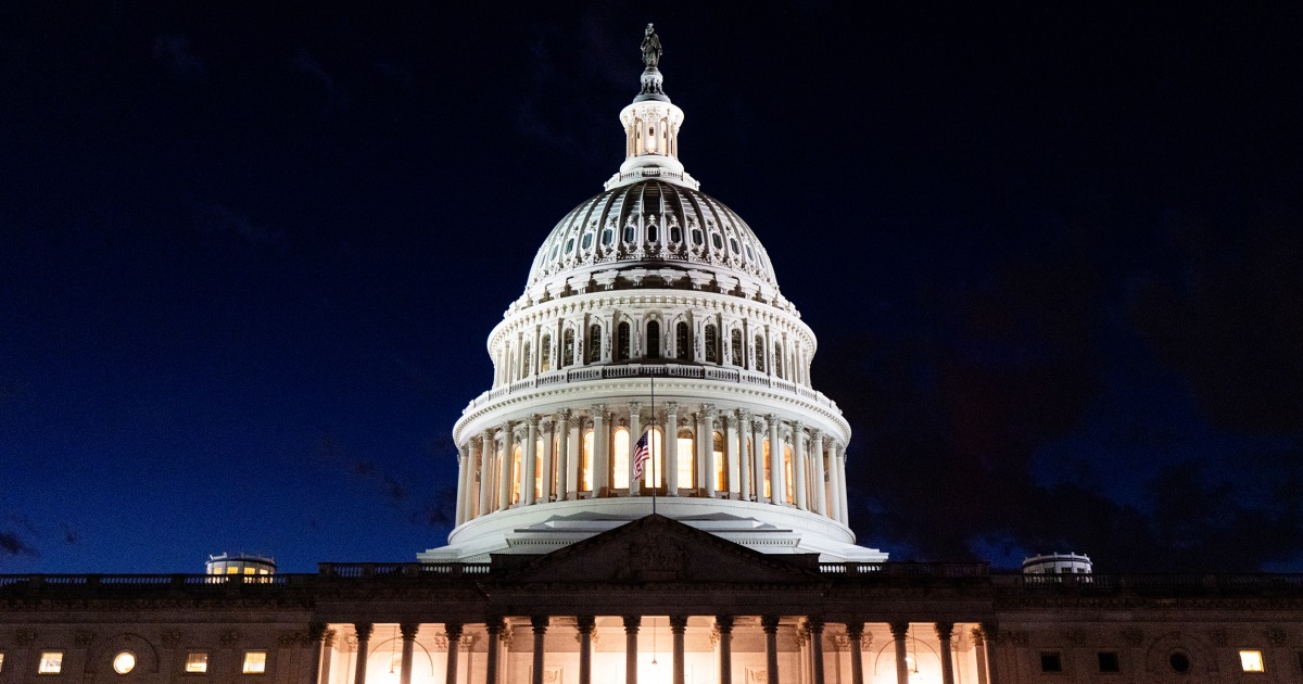 Federal agencies tell staff to return to work on Thursday as government reopens