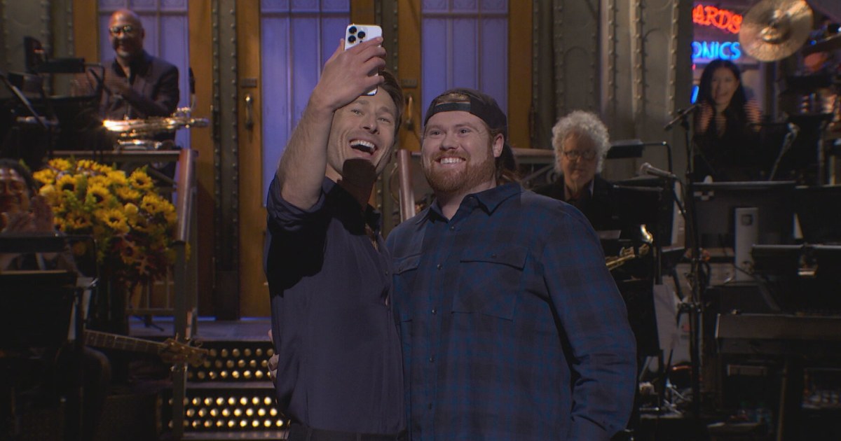 Glen Powell brings ‘Mitch the UPS guy’ onto ‘SNL’ stage after waiting 4 years to host
