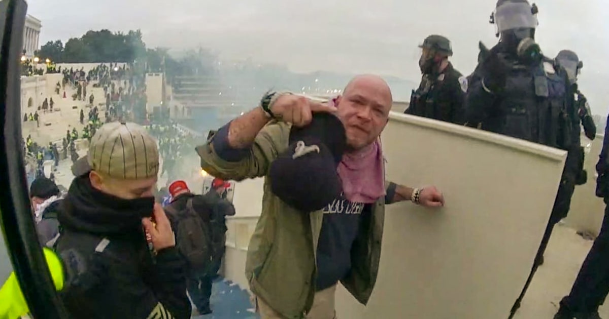 Pardoned Capitol rioter tried to bribe child sex victim with promise of Jan. 6 payout, officials say