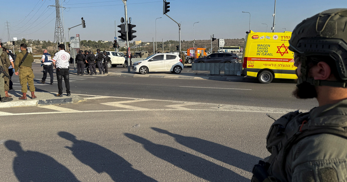 Car ramming and stabbing attack in West Bank kills Israeli, 71